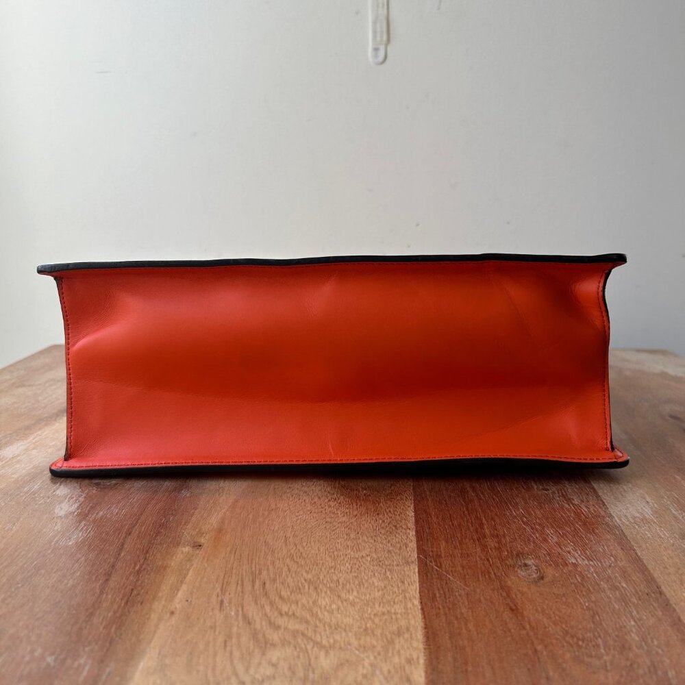 Gucci Leather Sylvie Web Orange Medium - Picture 3 of 16
